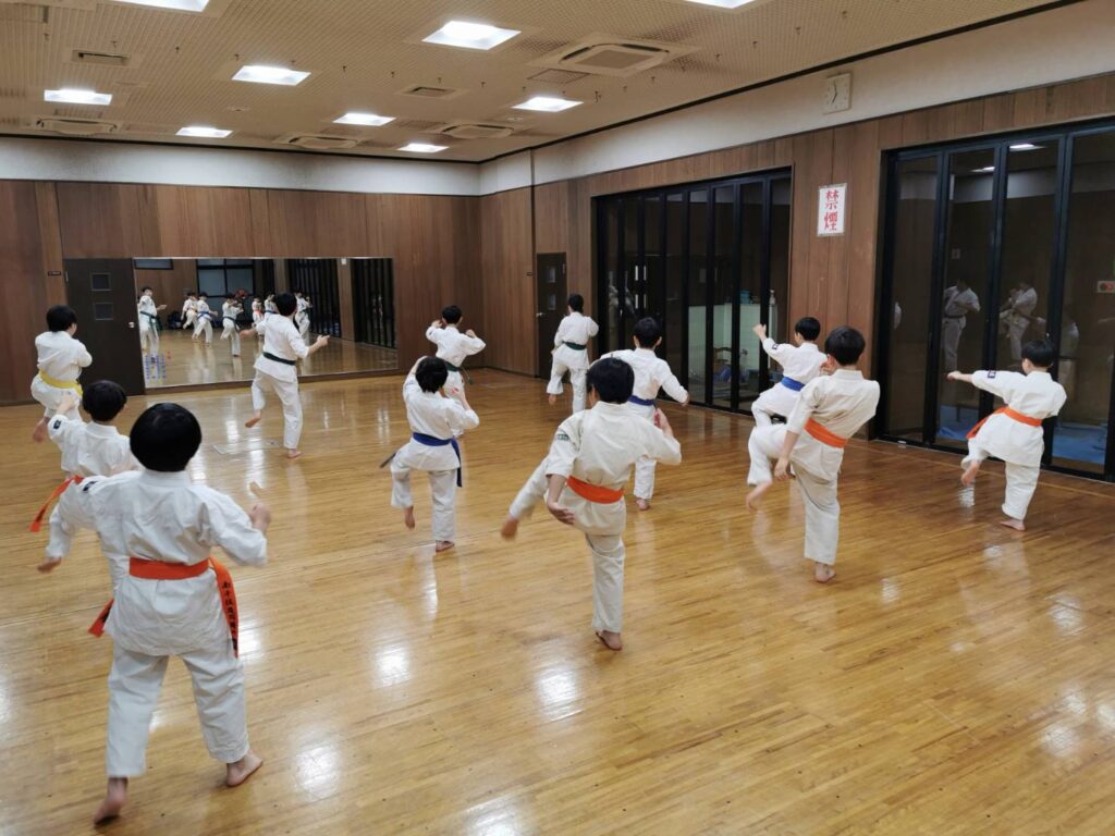 足立区　少年　空手　千住