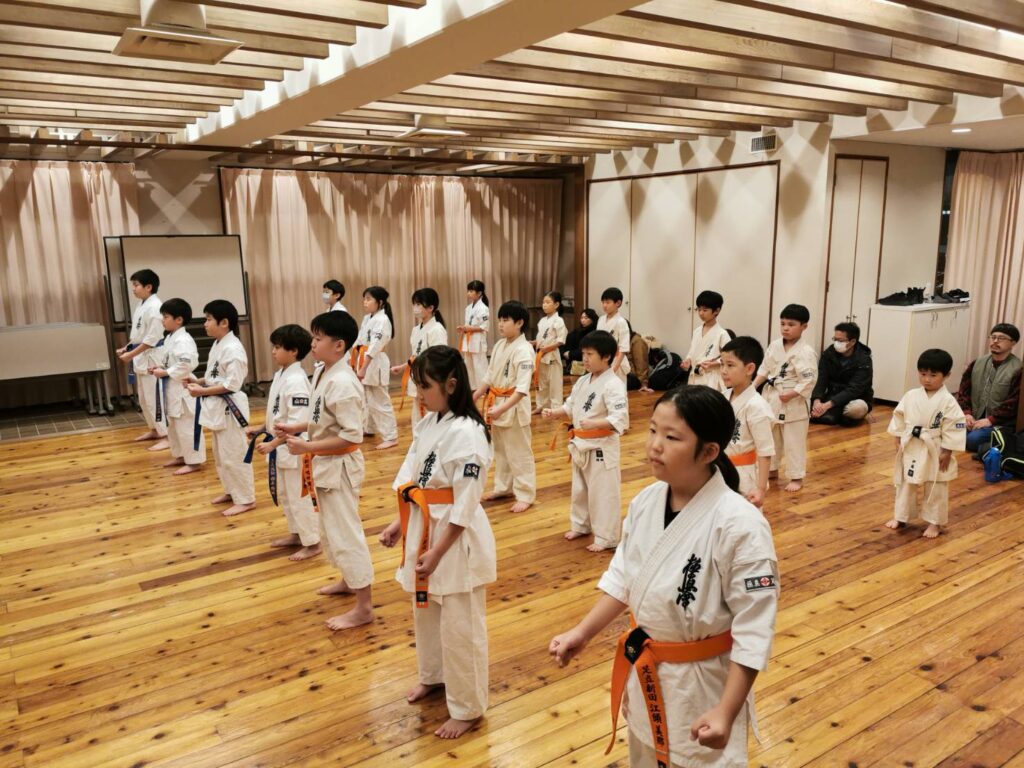 足立区　少年　空手　新田